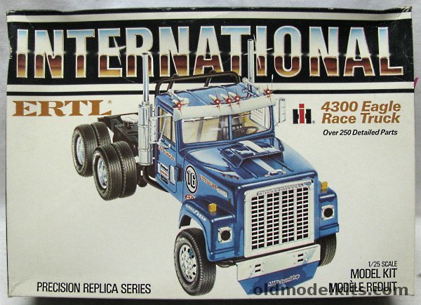 ERTL 1/25 International 4300 Eagle Race Truck (Semi), 8039 plastic model kit